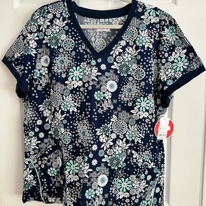 Scrub top, white Cross, xl, new with tags. Navy, turquoise and white print.